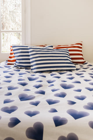 karavan clothing planet homeware collection fall winter 24 25 percale fitted sheet hearts