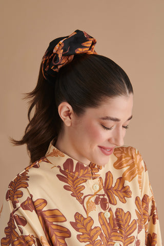 Jennifer Scrunchie (Oak Black)